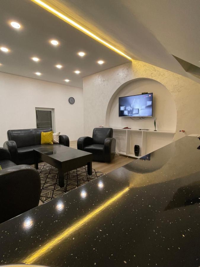 נובי פאזאר Luna Apartment מראה חיצוני תמונה