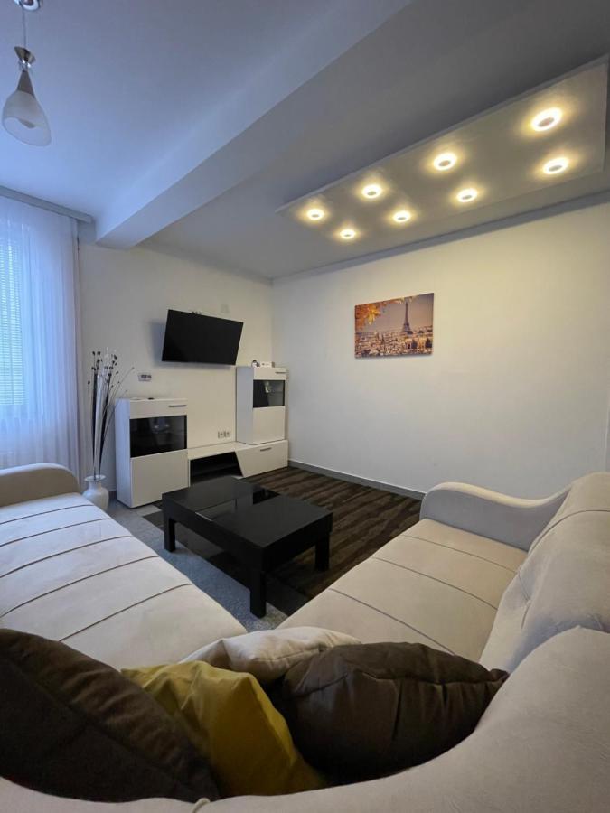 נובי פאזאר Luna Apartment מראה חיצוני תמונה