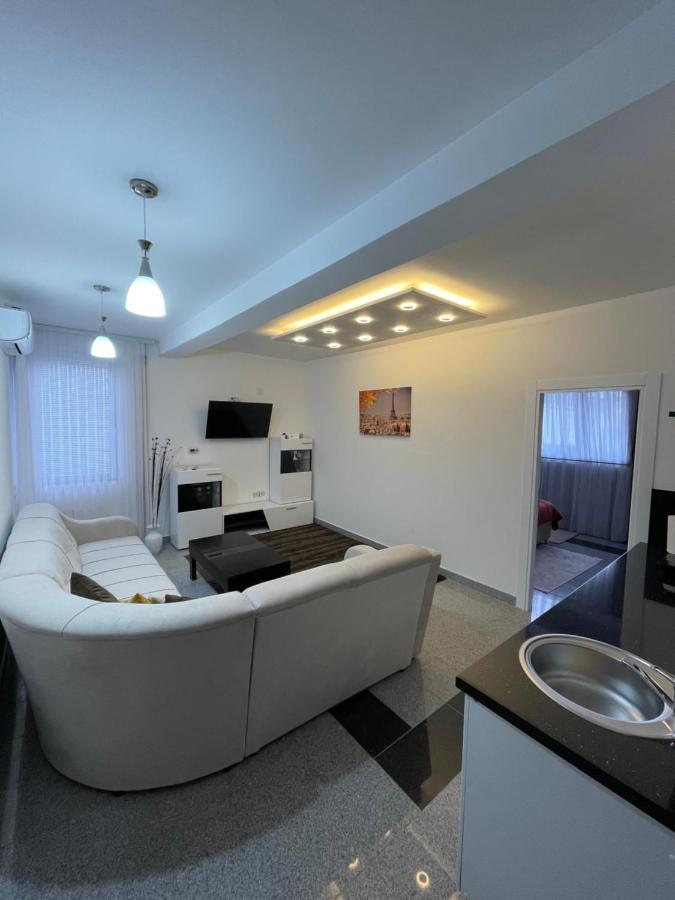 נובי פאזאר Luna Apartment מראה חיצוני תמונה